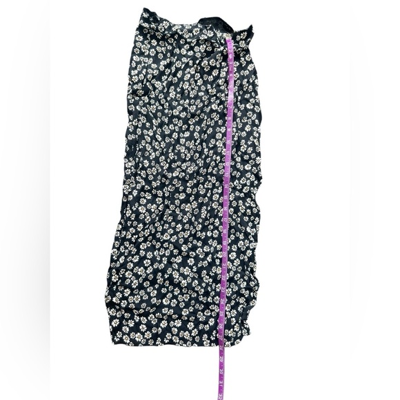 Reformation Phoebe midi black skirt white daisies size 0 with slit - Picture 3 of 8